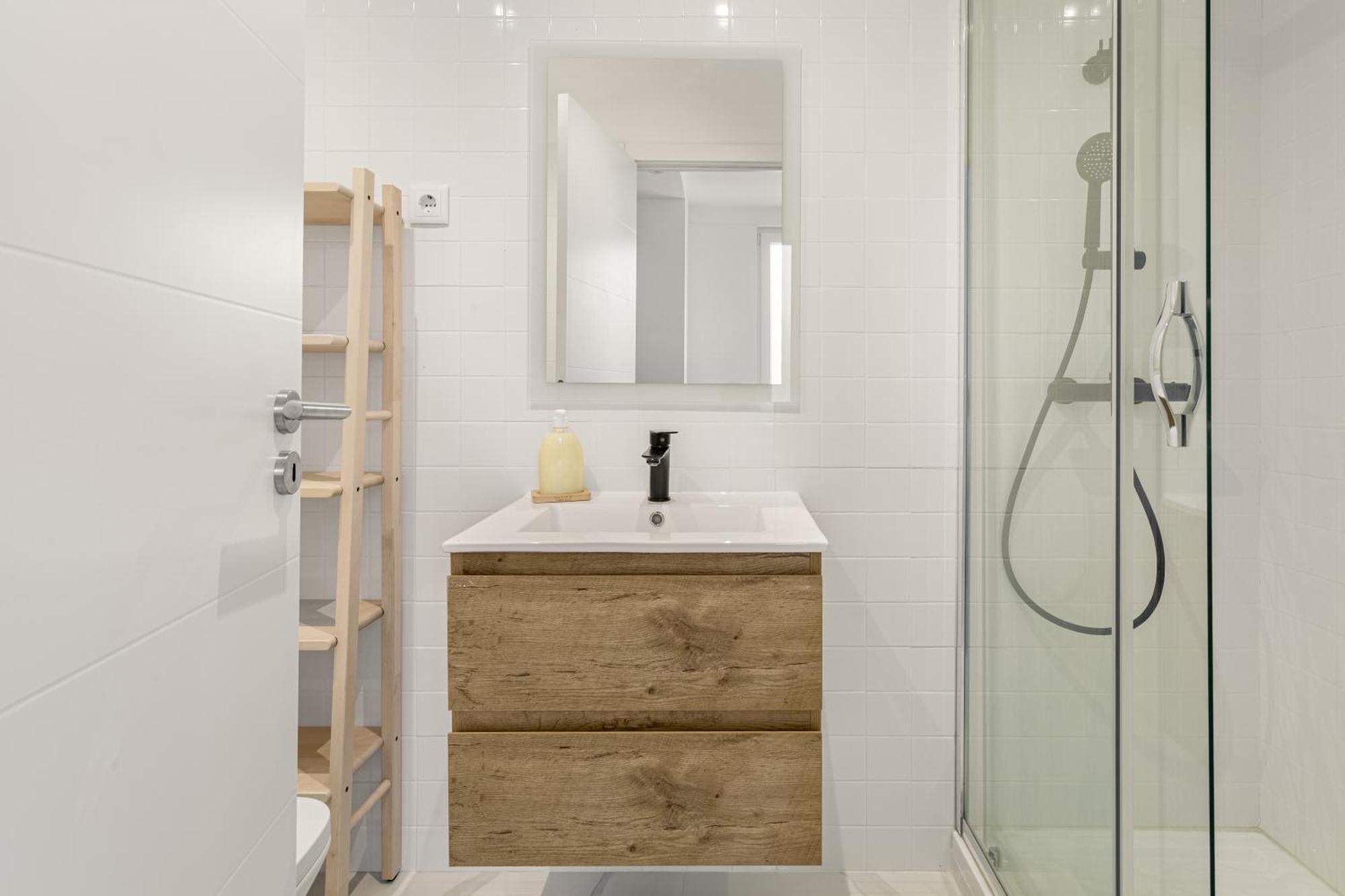 Joivy Minimalistic Apt W Patio In Principe Real Lissabon Exterior foto